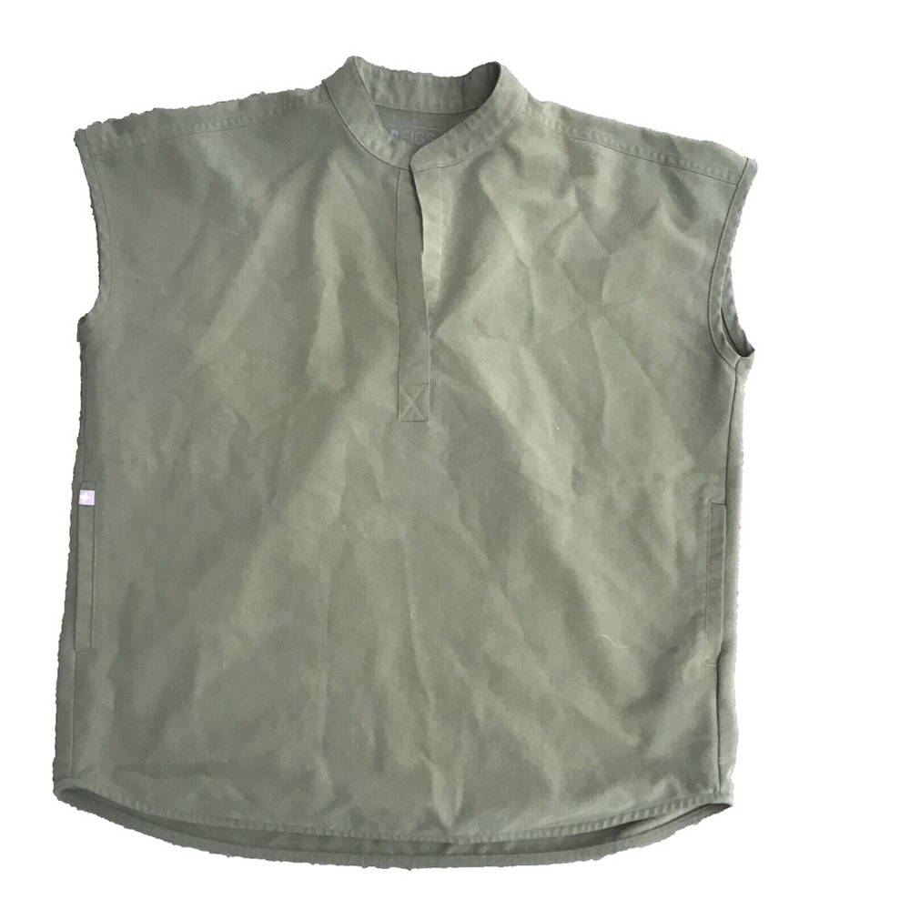 FIGS Rafaela oversized scrub top in moss green. Women’s size large